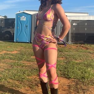 Iheartraves pink and yellow set with leg wraps